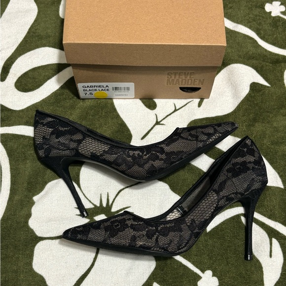 Steve Madden Gabriela Lace heels - Picture 1 of 4